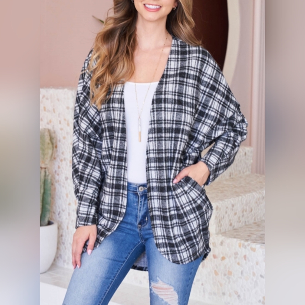 Black and White Plaid Batwing Sleeves Cardigan